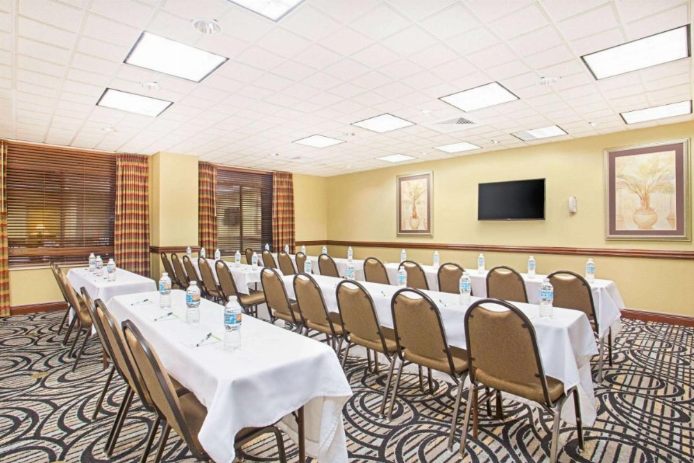 Holiday Inn Express Mobile I 65 Image 17