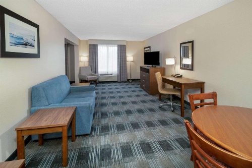 Holiday Inn Express Mobile I 65 image 20