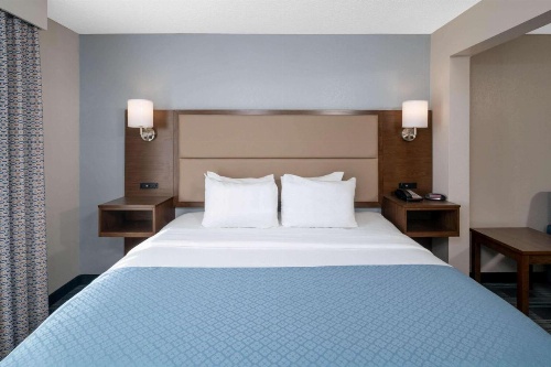 Holiday Inn Express Mobile I 65 image 26