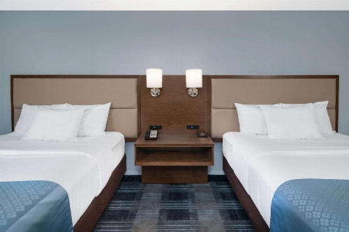 Holiday Inn Express Mobile I 65 image 33