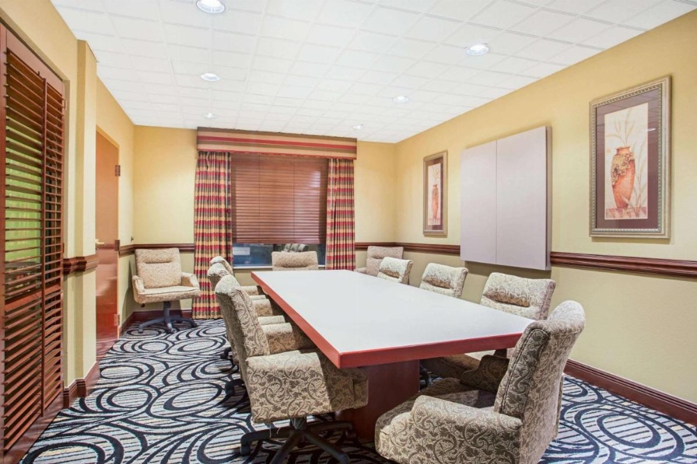 Holiday Inn Express Mobile I 65 Image 38